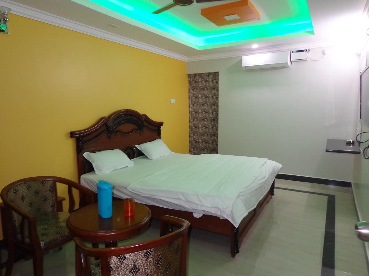 Вілла Krish Residency Villupuram Екстер'єр фото